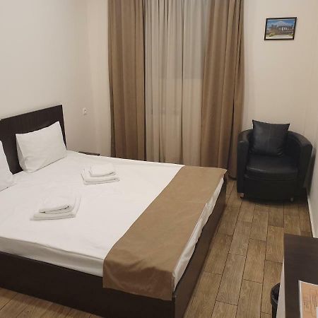 5 Rooms Mini-Hotel & Tours Yerevan Exterior photo